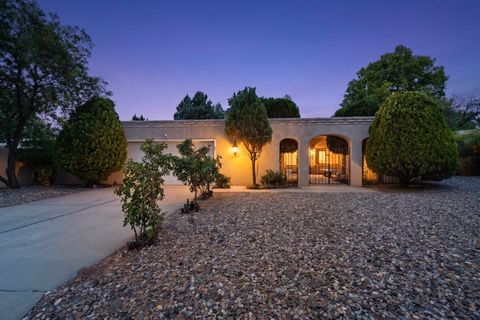 Photo of 5813 La Madera Road NE, Albuquerque, NM 87109 (MLS # 1104125)