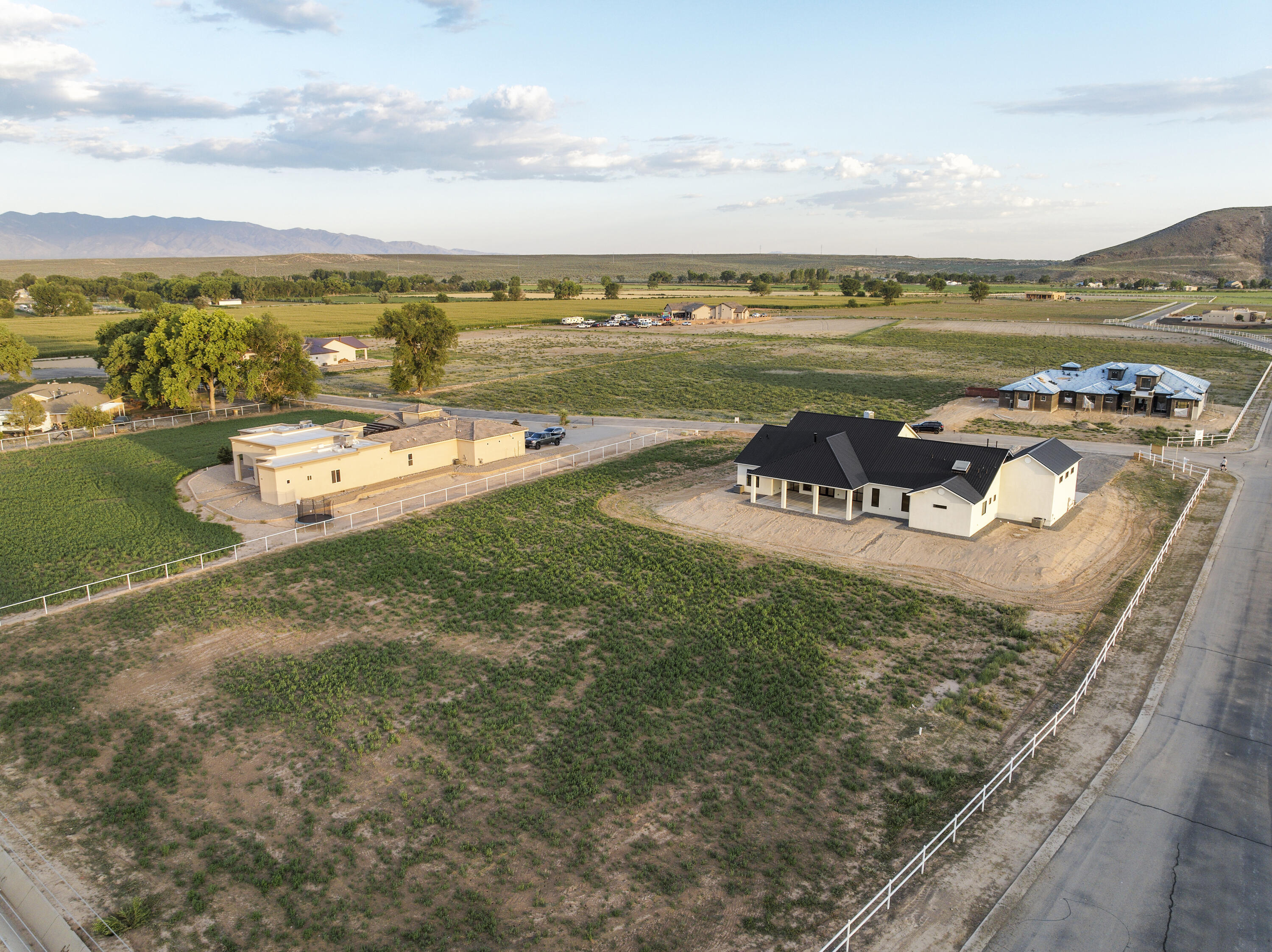 8 Lucky Charm Court, Los Lunas, New Mexico image 2