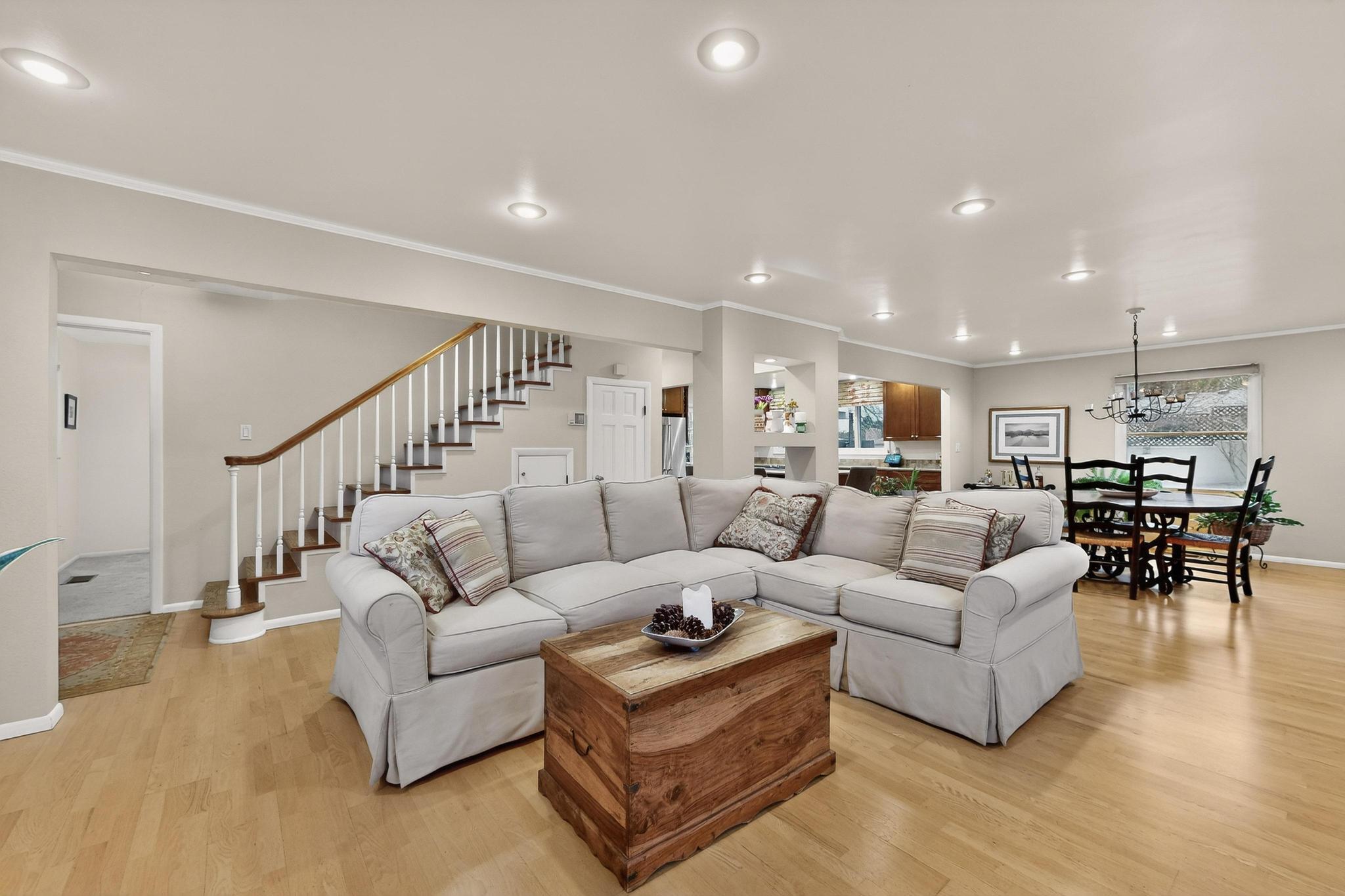 4805 Sunningdale Court NE