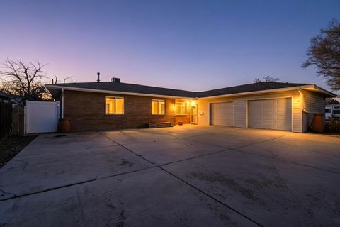 Photo of 2617 Wisconsin Street NE, Albuquerque, NM 87110 (MLS # 1097139)