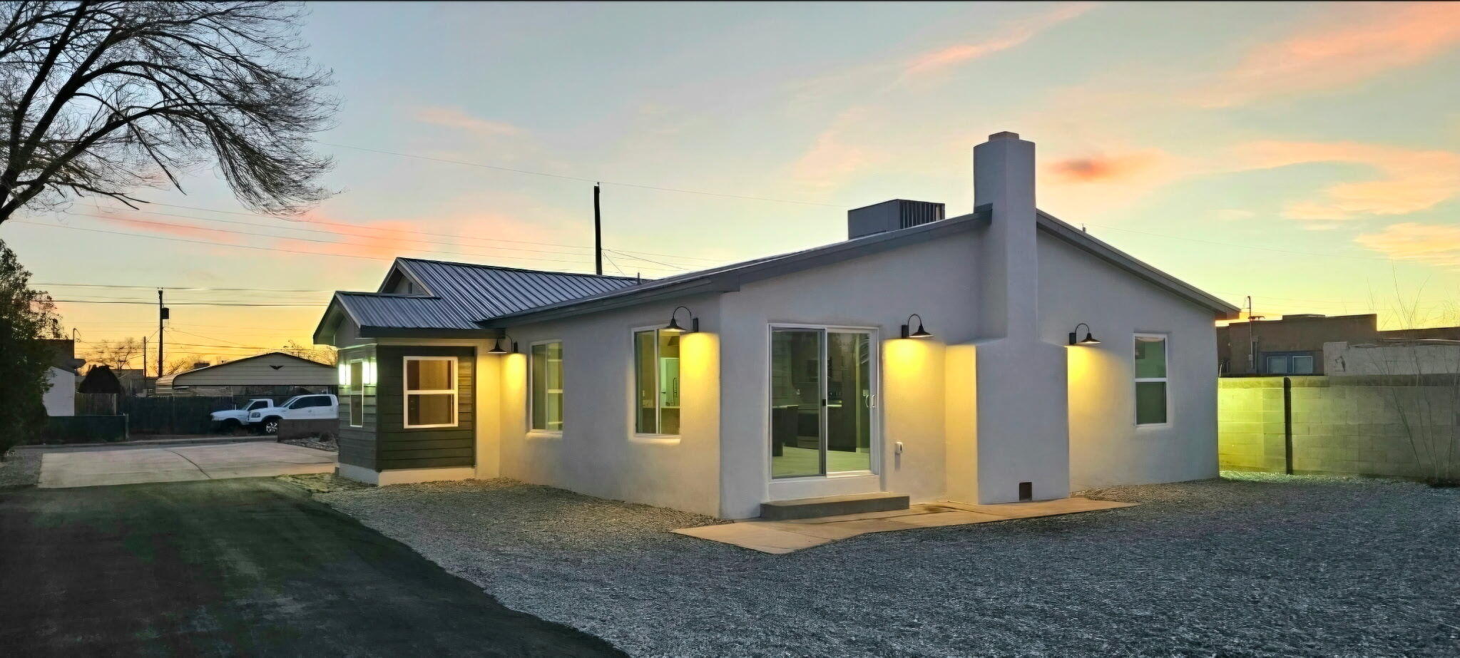 505 Los Arboles Avenue NW