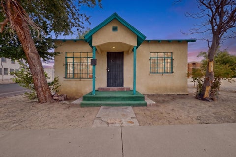 Photo of 121 Arno Street SE, Albuquerque, NM 87102 (MLS # 1110402)