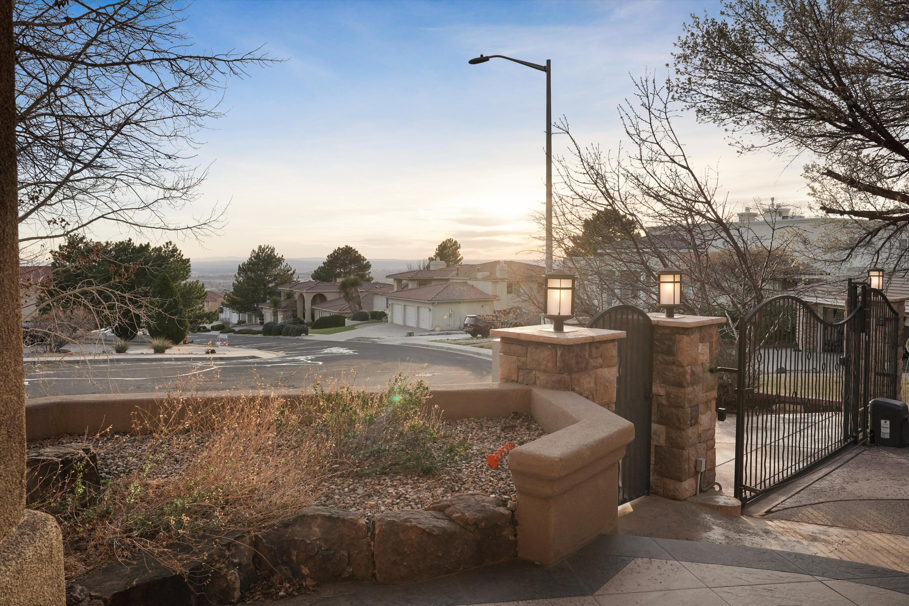 1524 Tejana Mesa Place NE