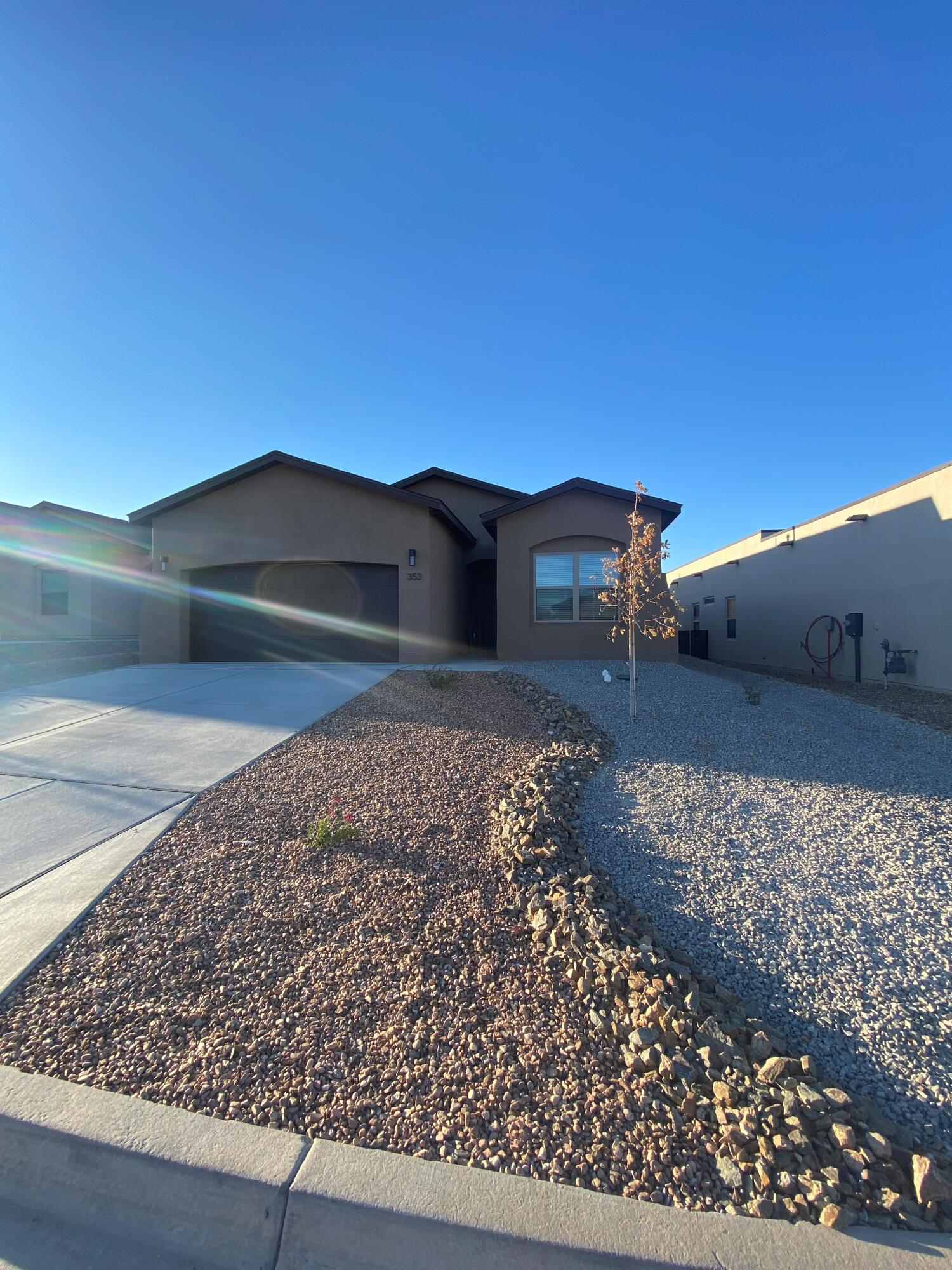 353 Wyatt Avenue, Los Lunas, New Mexico image 3