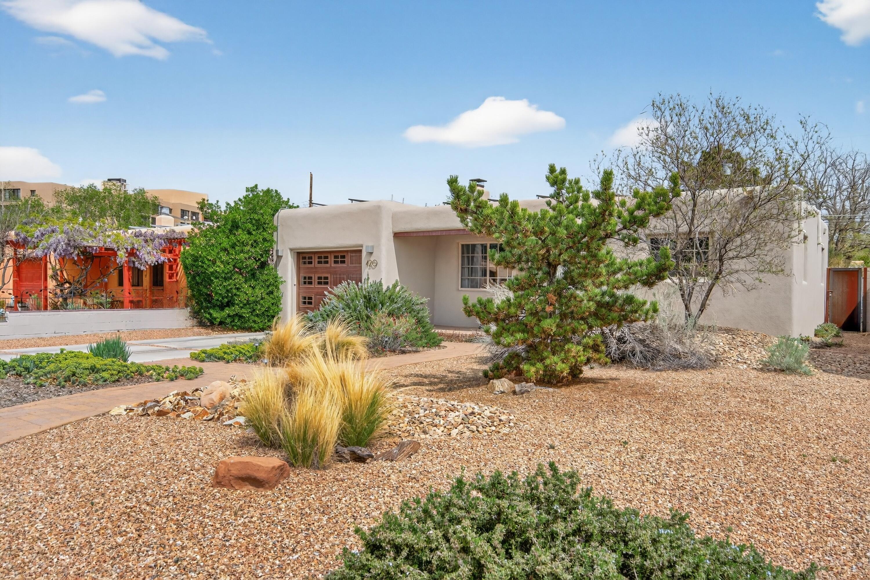 420 Manzano Street NE