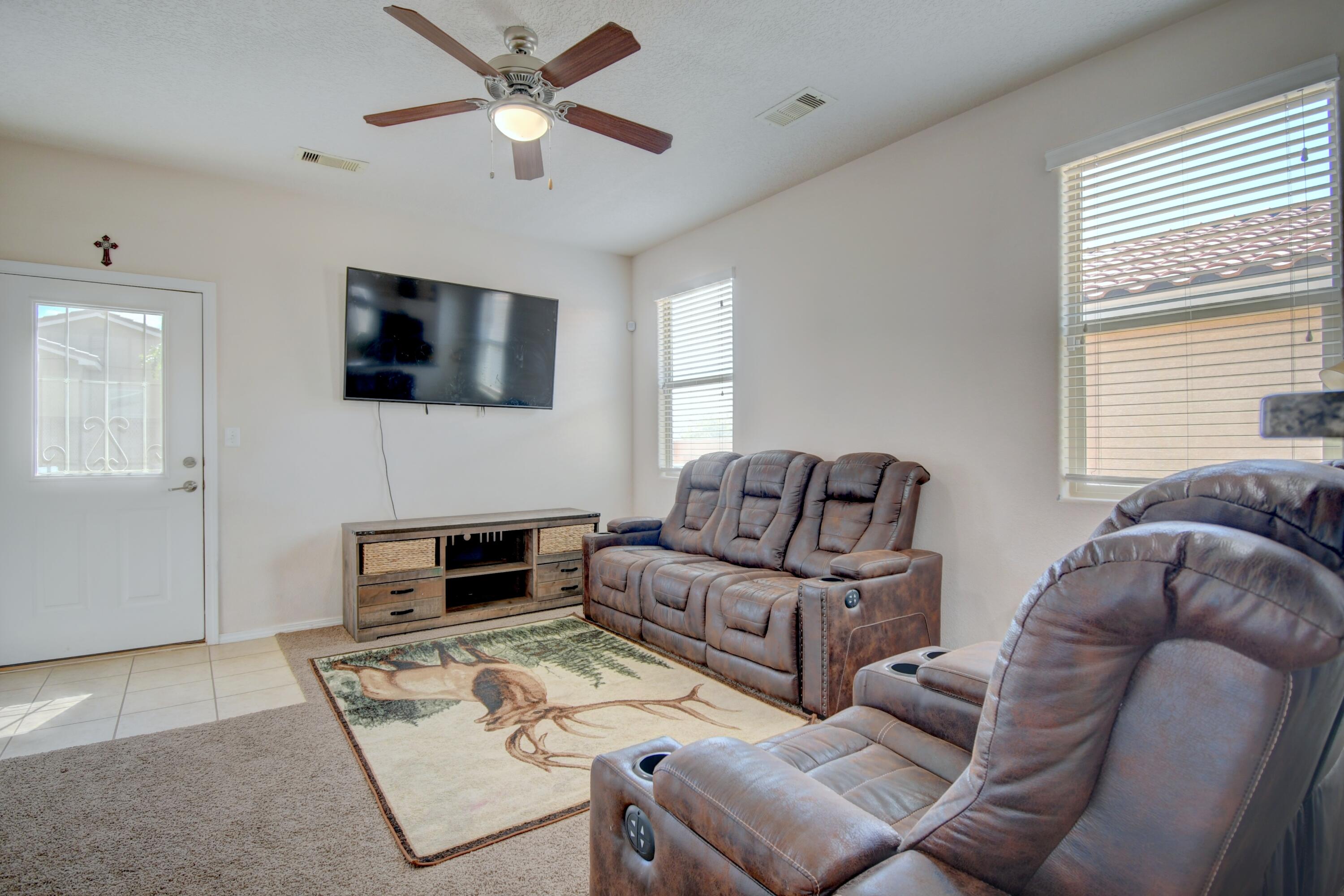 2227 Vista De Colinas Drive SE