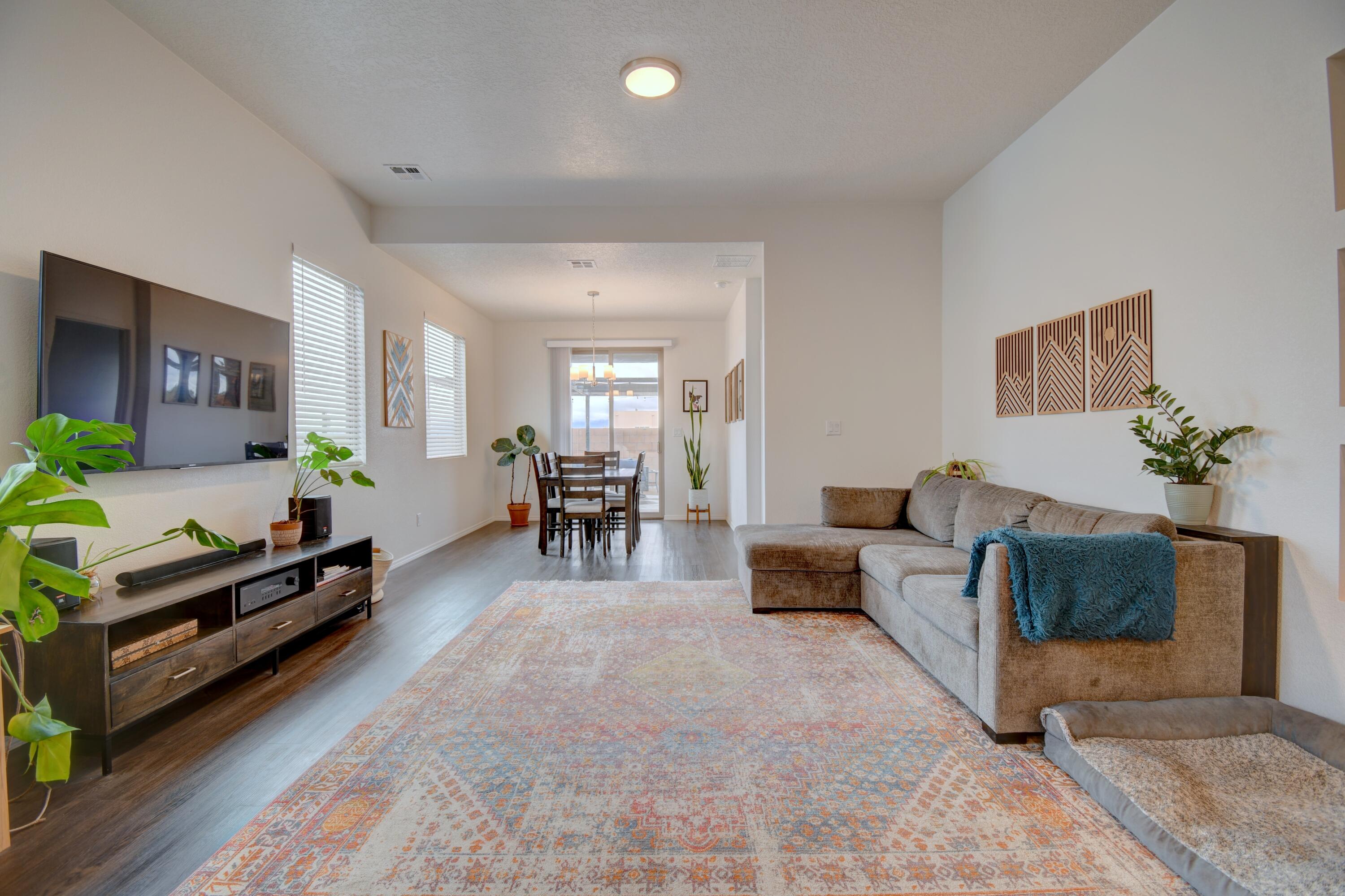 4373 Lauren Loop NE
