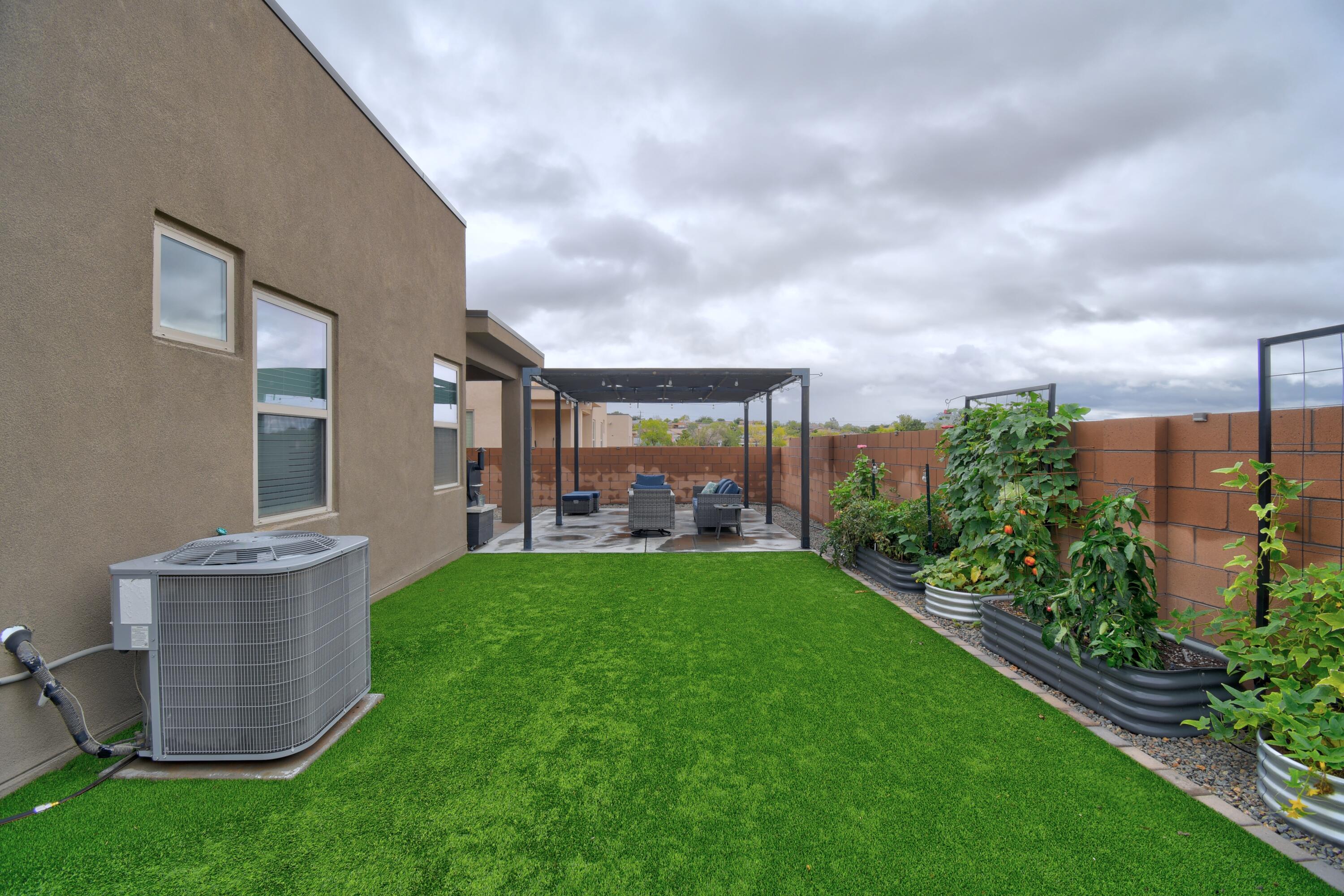 4373 Lauren Loop NE