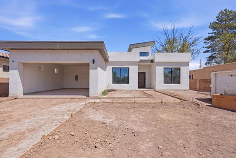 Photo of 1321 Van Cleave Road NW, Albuquerque, NM 87107 (MLS # 1096773)