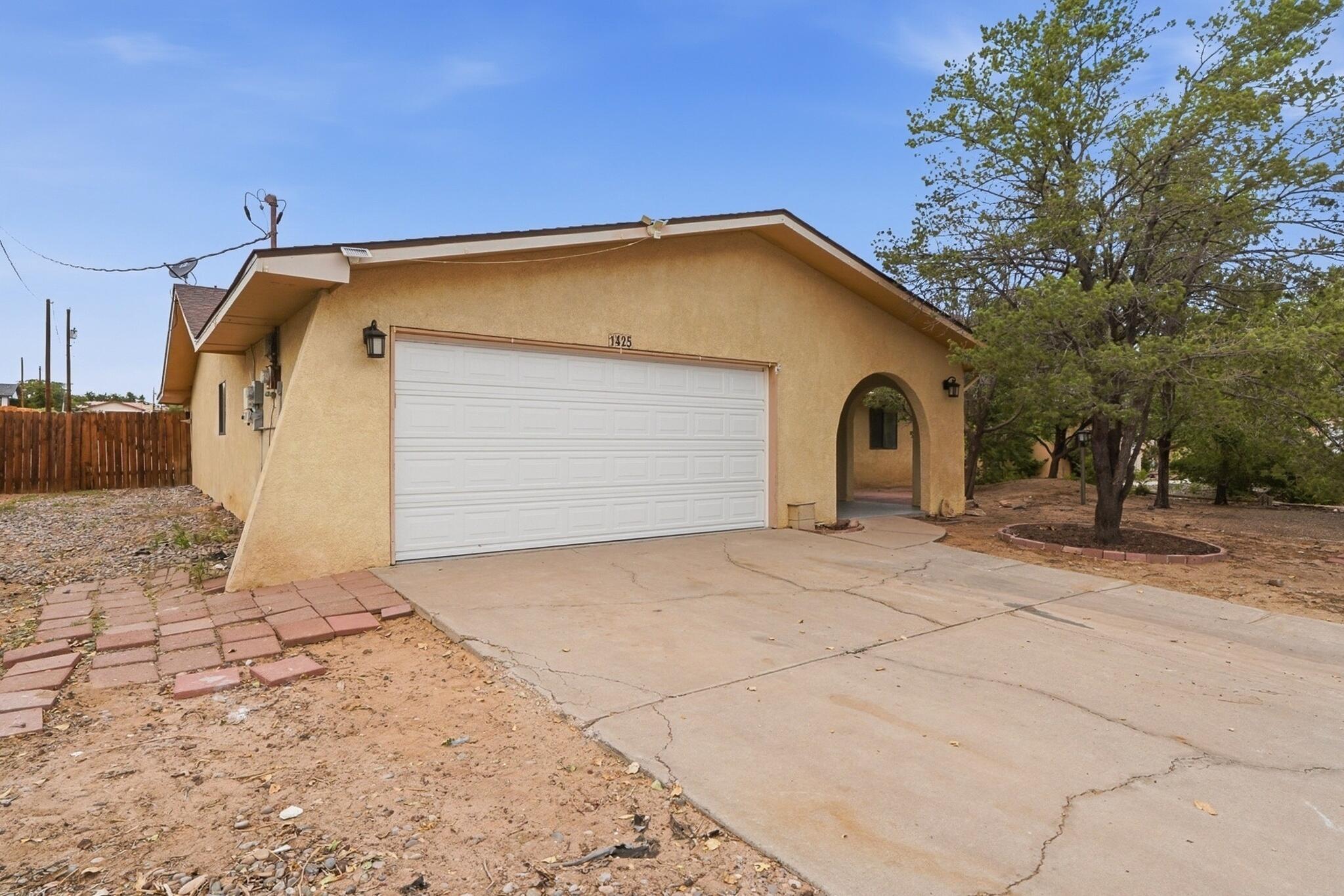 1425 32nd Circle SE