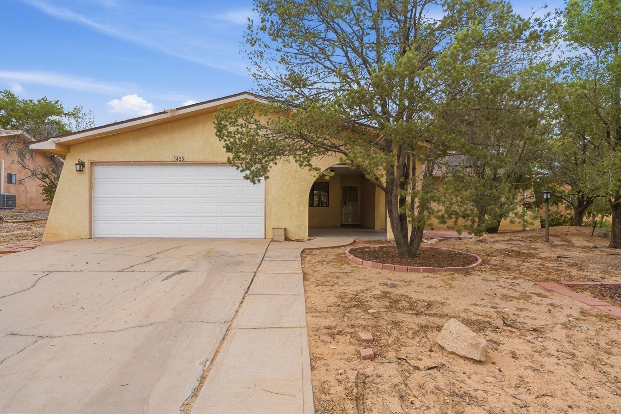 1425 32nd Circle SE