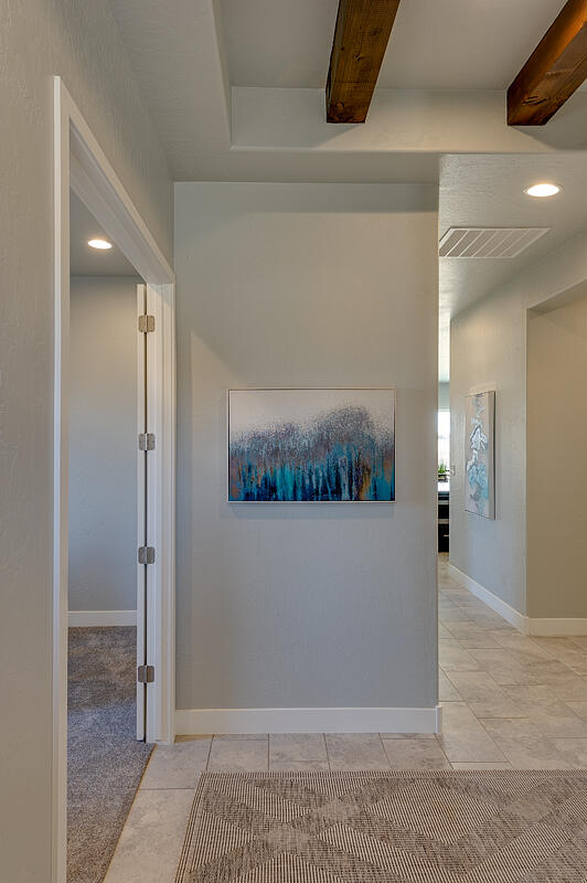 1008 Ontario Place NE