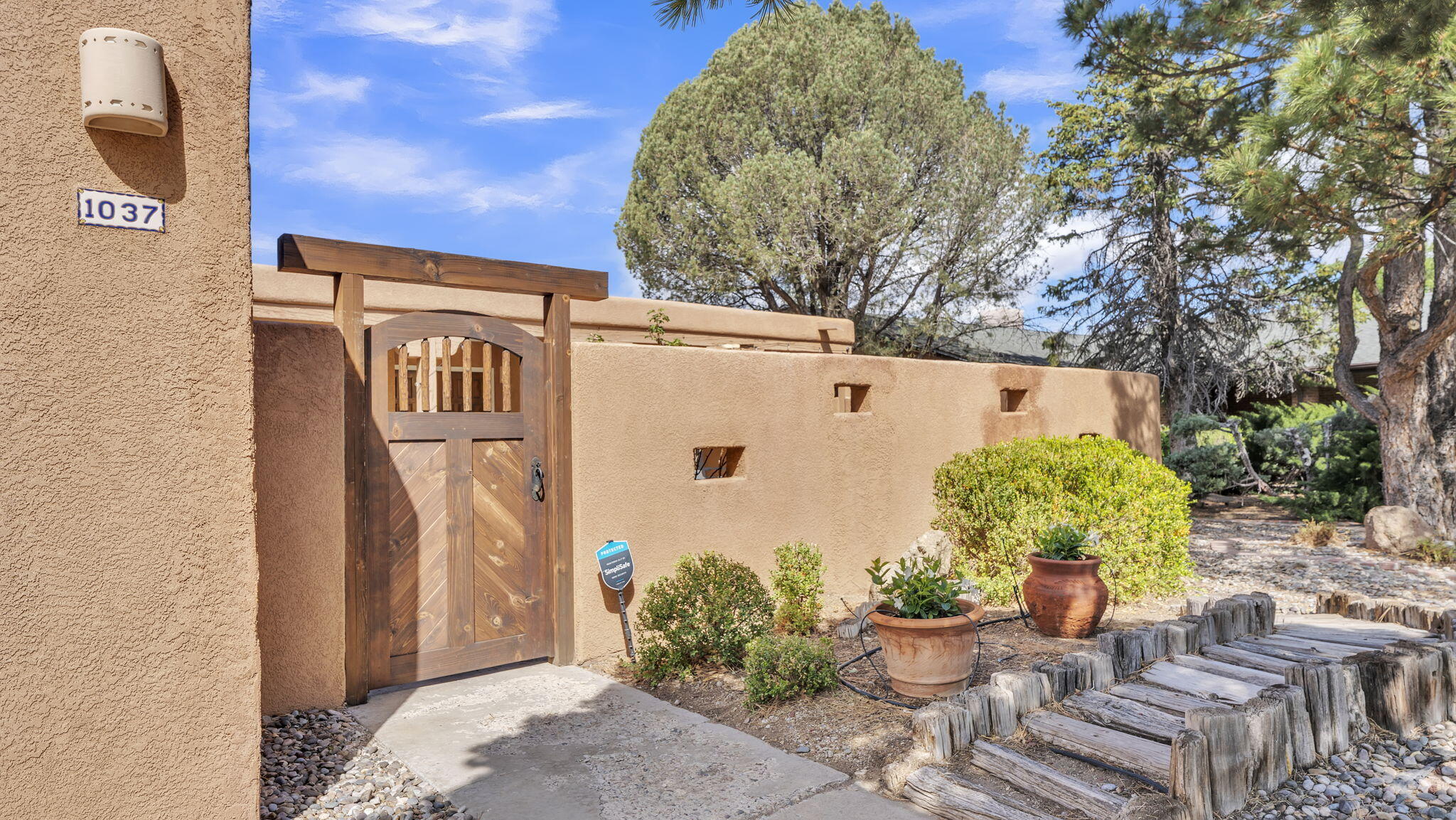 1037 Lawrence Drive NE