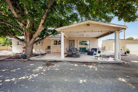 Photo of 7126 CECILIA Drive SW, Albuquerque, NM 87105 (MLS # 1089395)