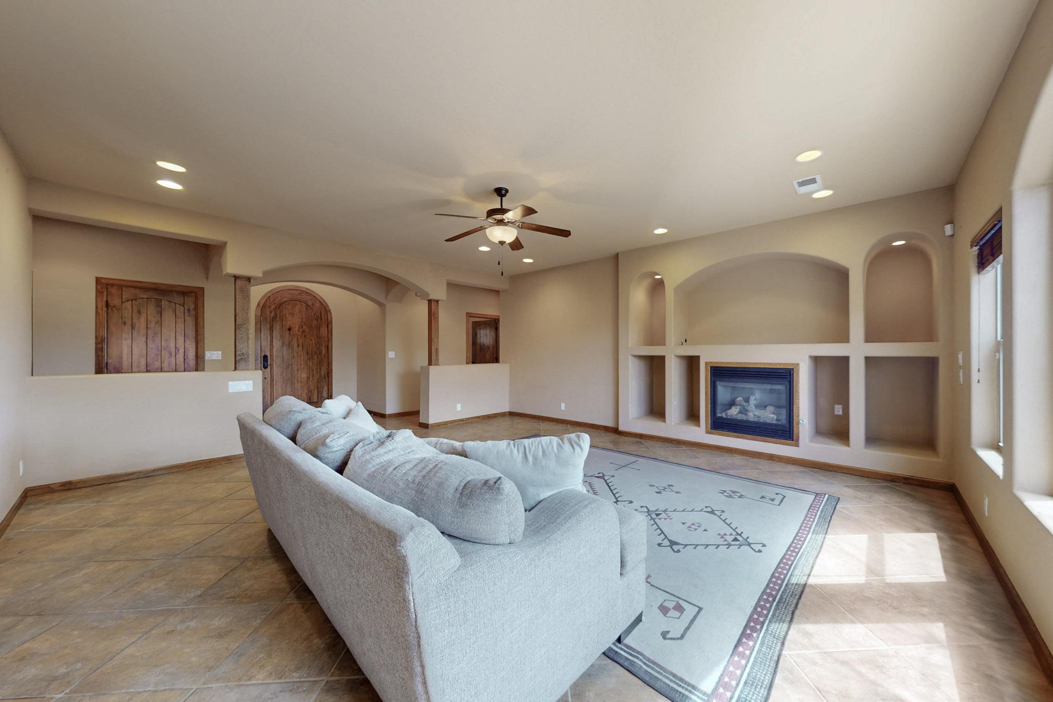 2403 Mountain Road, Albuquerque, New Mexico image 4