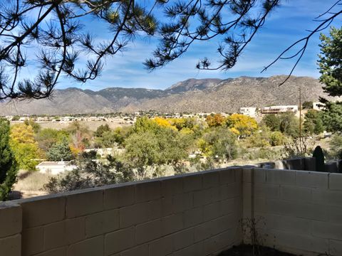 Photo of 827 Calle Coronado SE, Albuquerque, NM 87123 (MLS # 1093888)