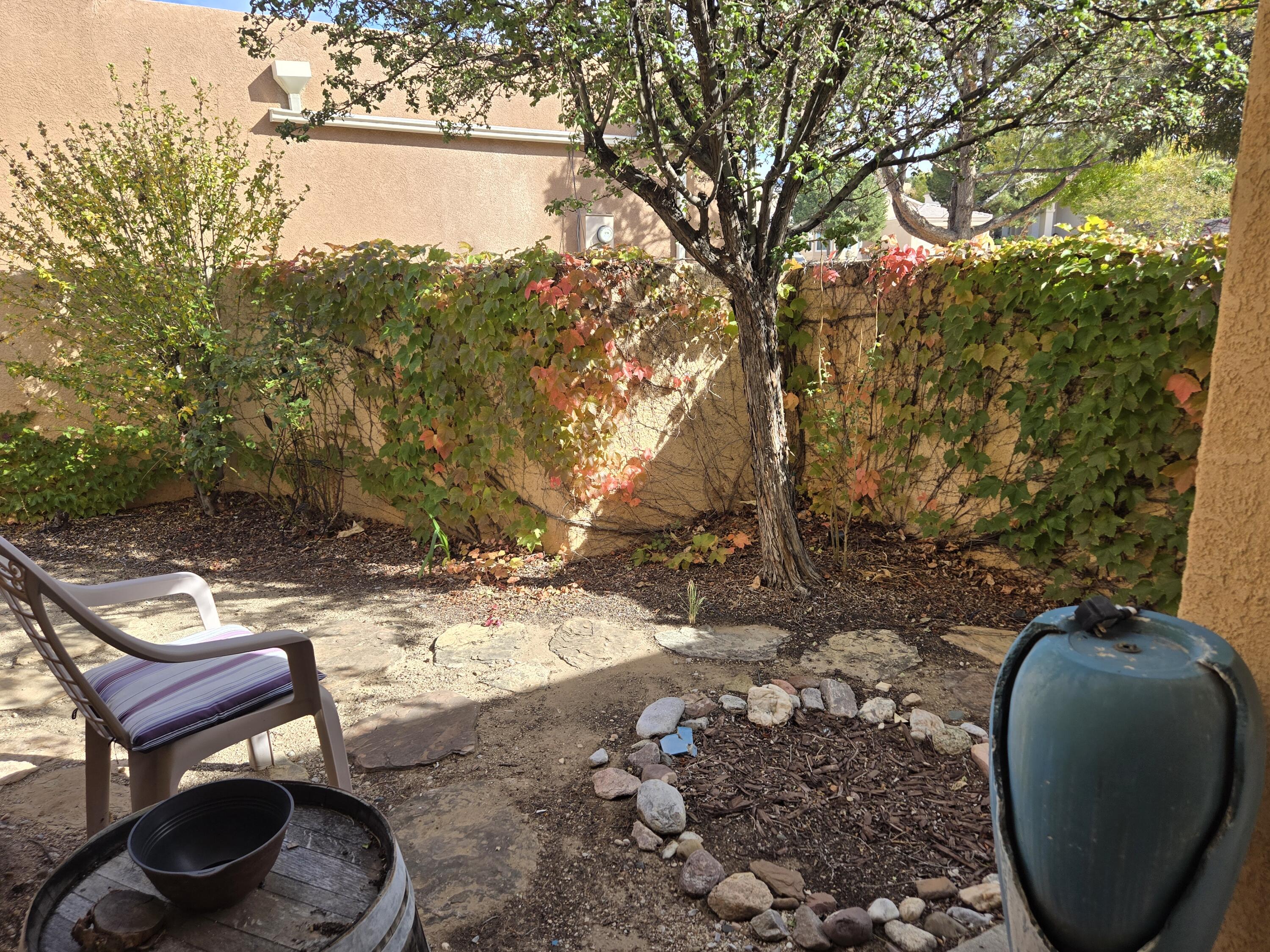 827 Calle Coronado SE