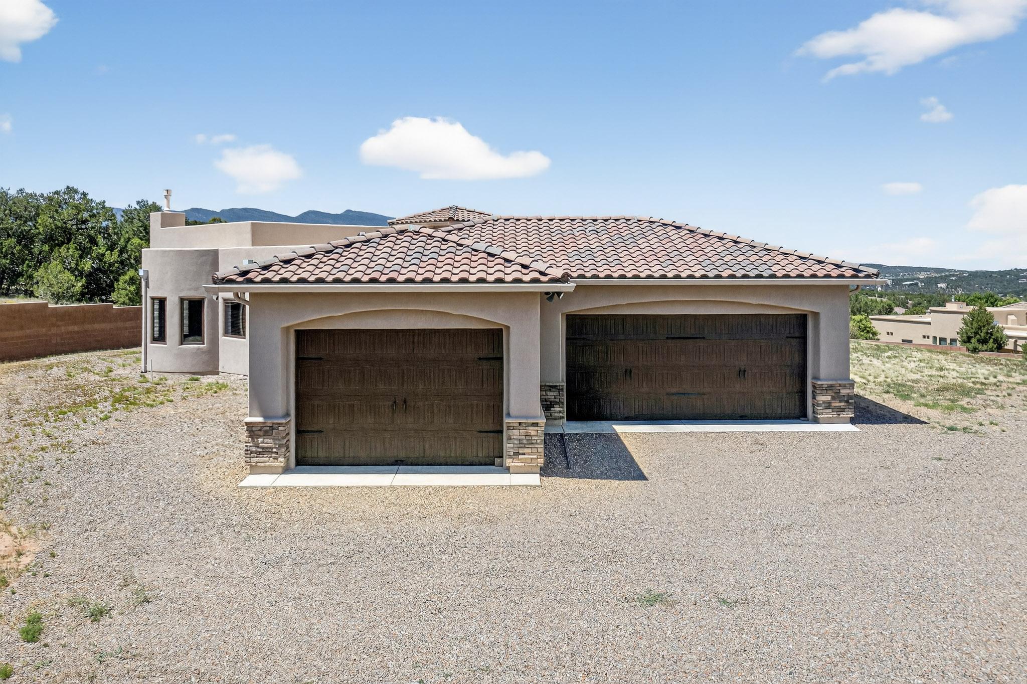 39 Nature Pointe Drive