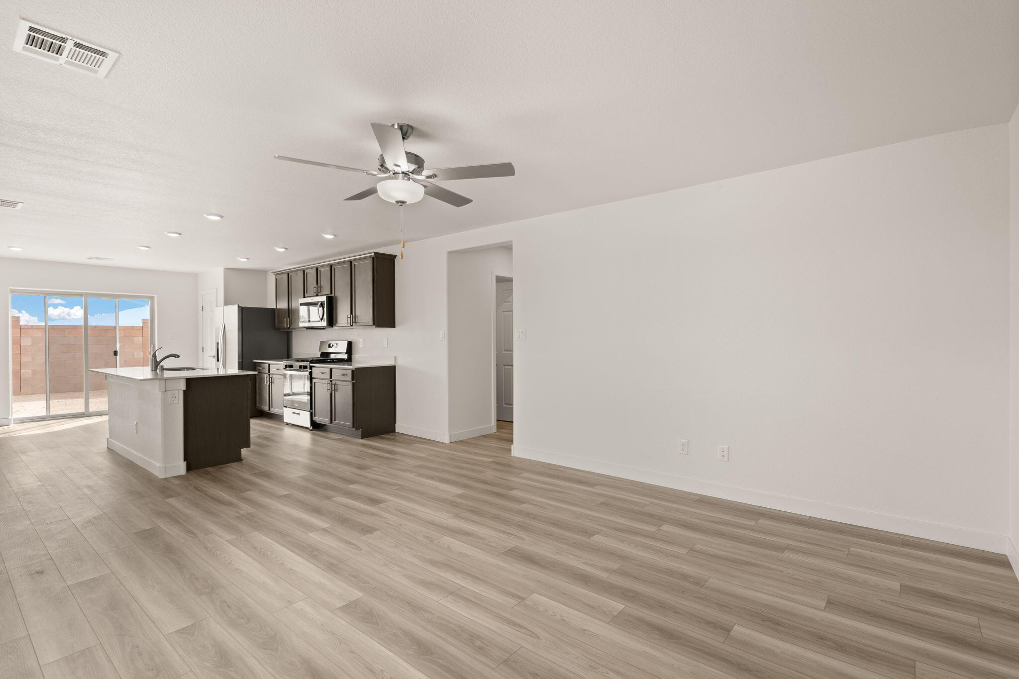 1541 Rawhide Loop Loop NE