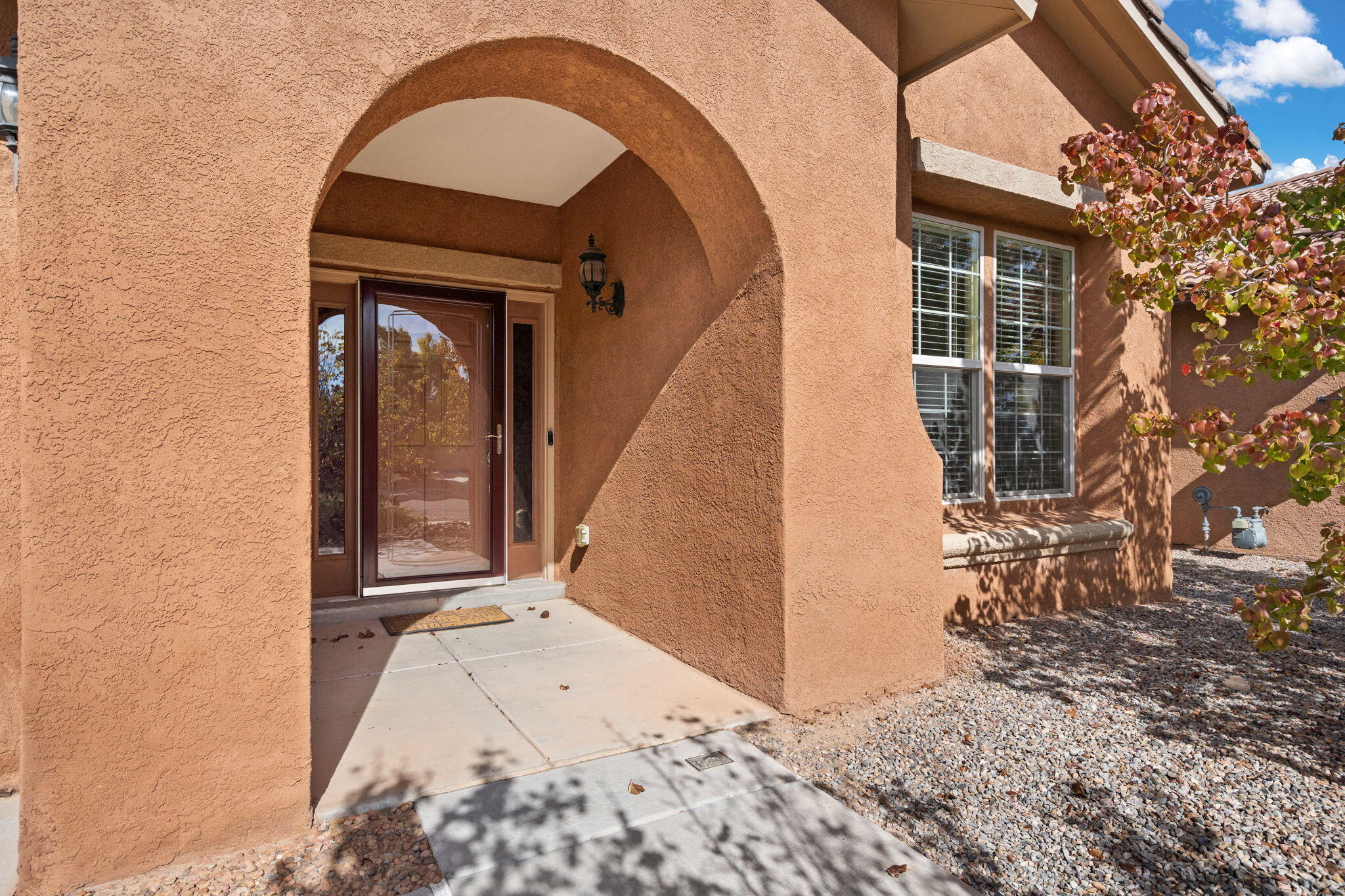 3512 North Pole Loop NE