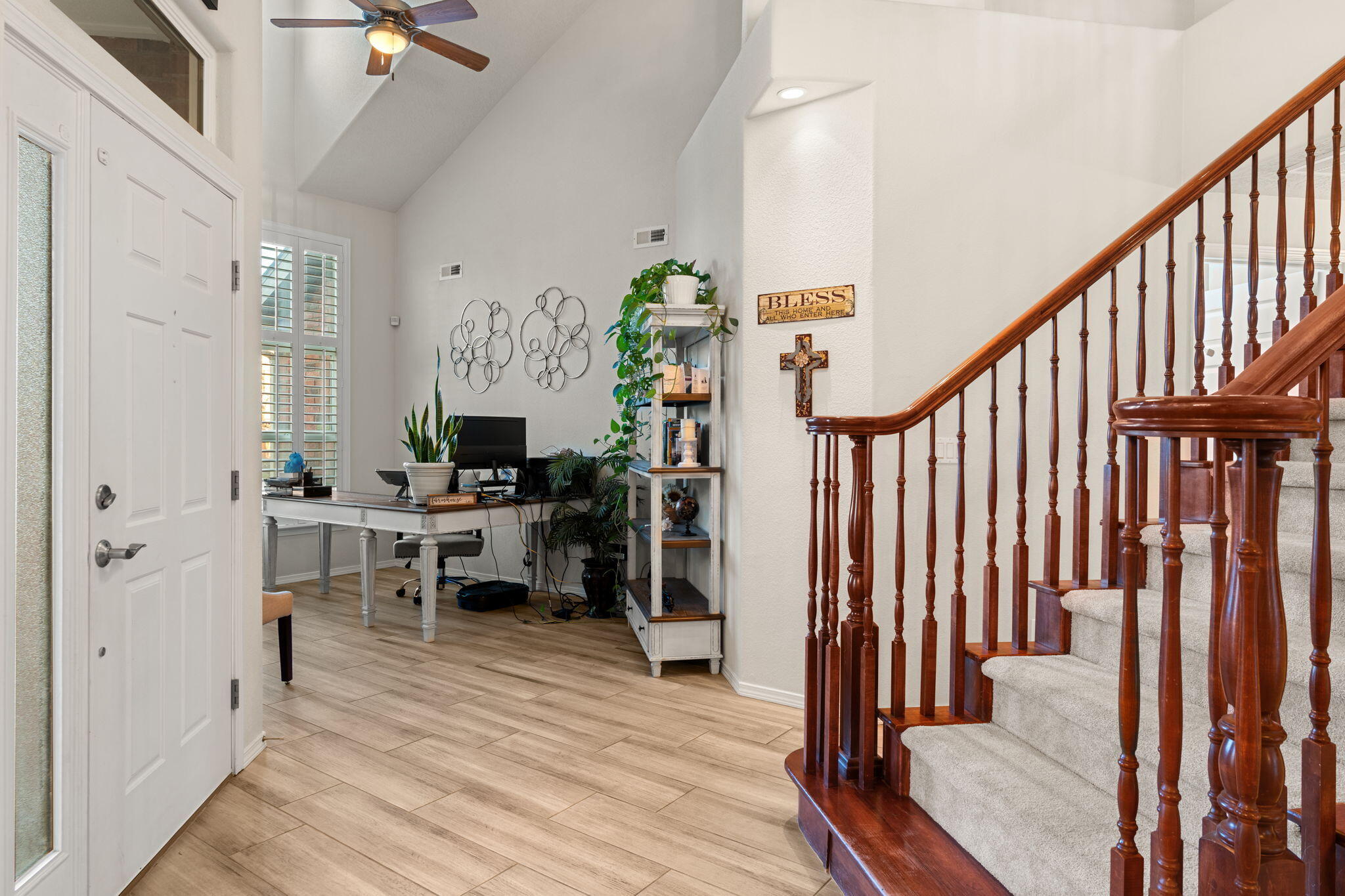 1917 Paseo De La Villa SE