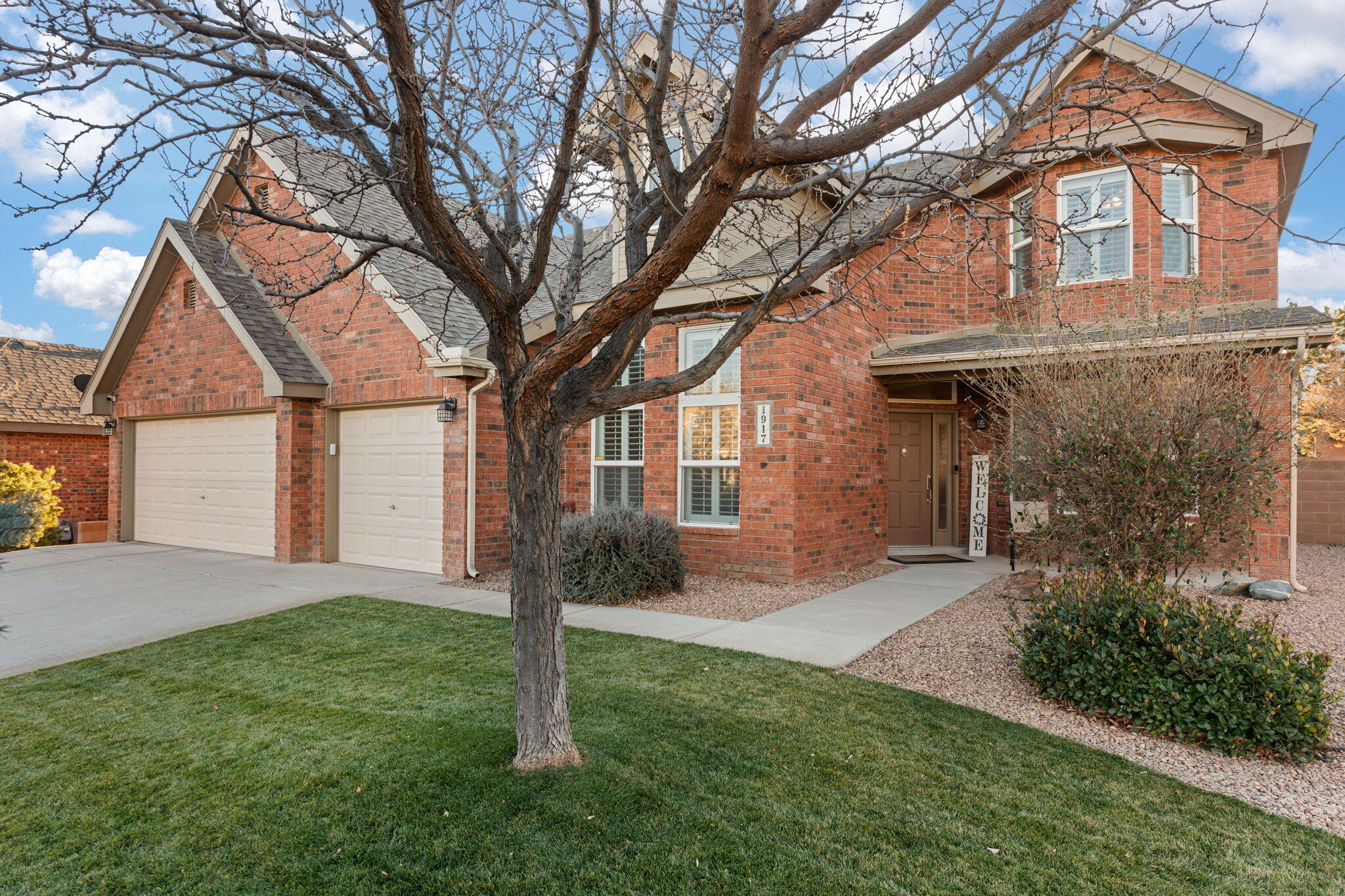 1917 Paseo De La Villa SE