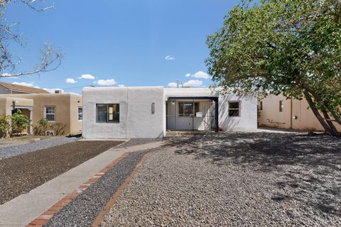 Photo of 1318 Truman Street SE, Albuquerque, NM 87108 (MLS # 1101475)