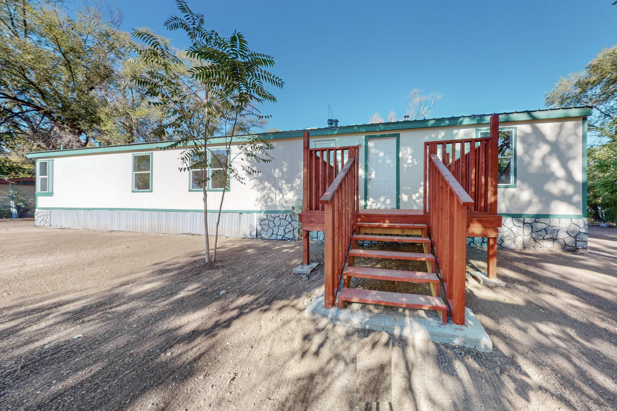 32 Mountain Laurel Street, Los Lunas, New Mexico image 2