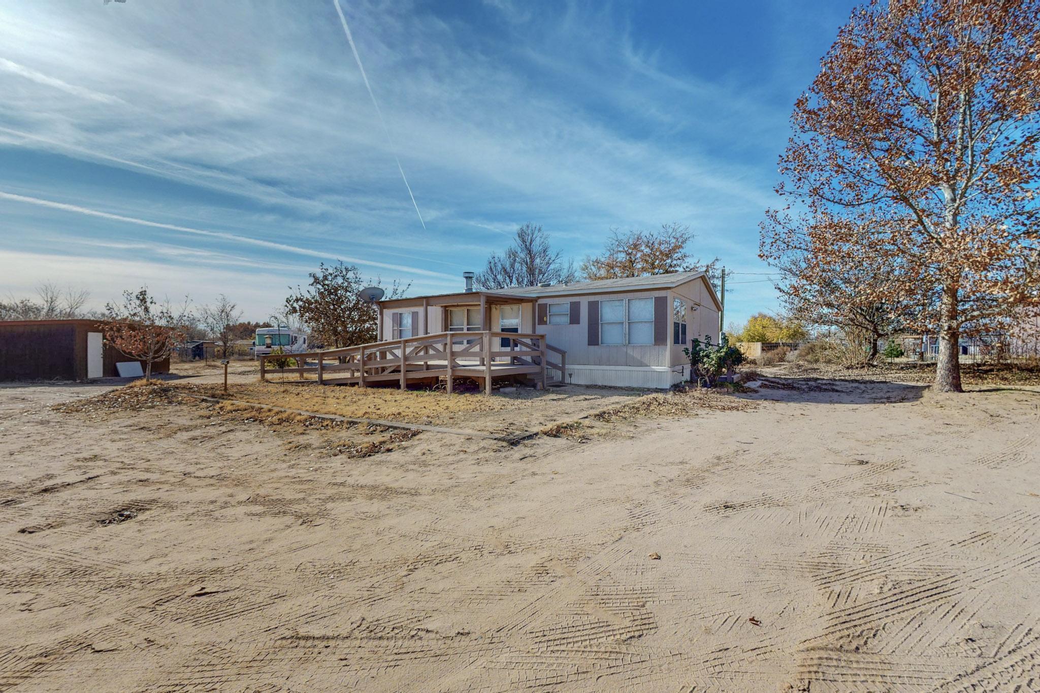 1527 Bryan Road, Los Lunas, New Mexico image 2