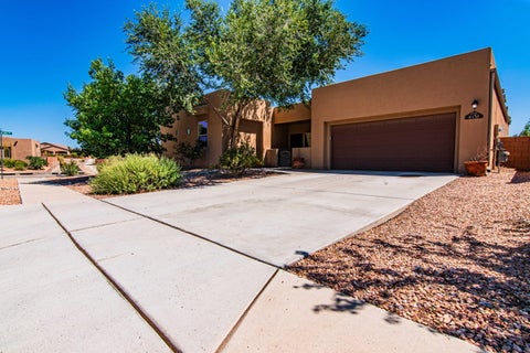 Photo of 8136 Cayenne Drive NW, Albuquerque, NM 87120 (MLS # 1108310)