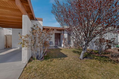 Photo of 125 Calle Sol Mete NW, Albuquerque, NM 87120 (MLS # 1100101)
