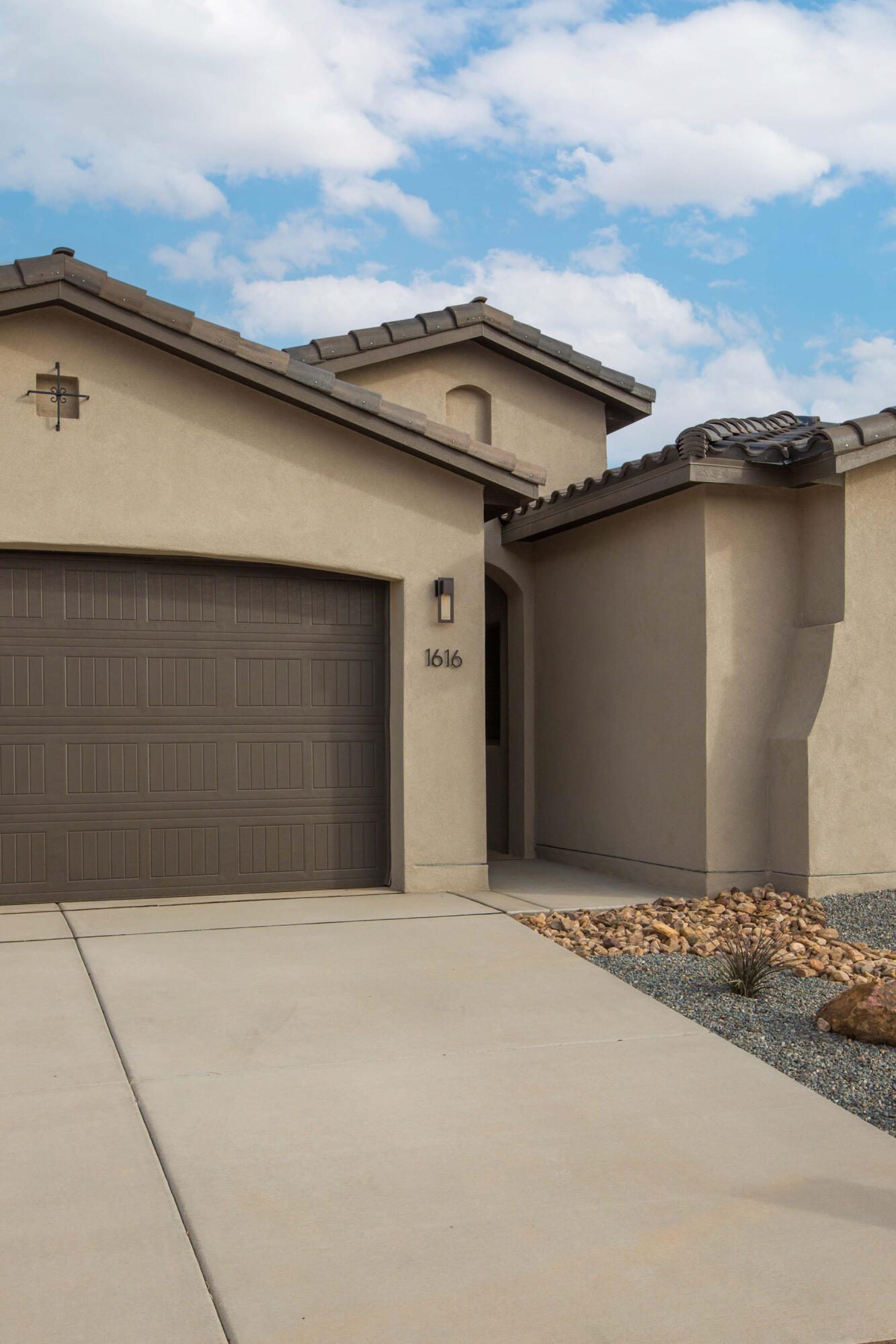 1616 Valle De Colores Street NW