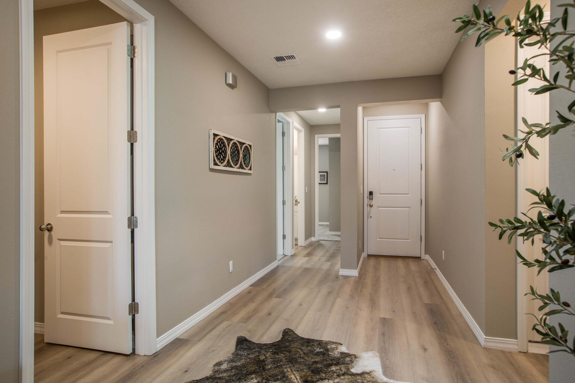 1616 Valle De Colores Street NW