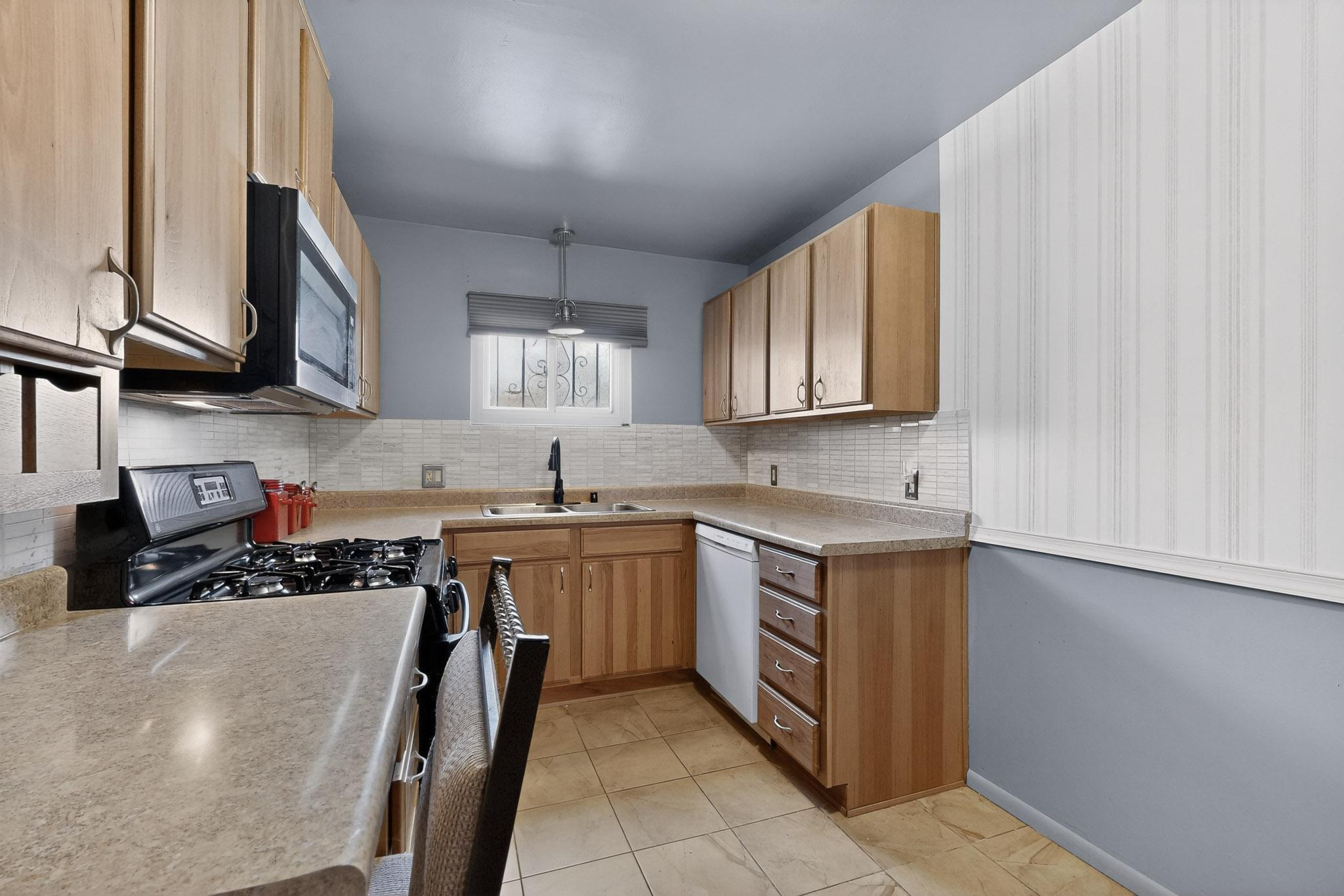 2941 Adams Street NE