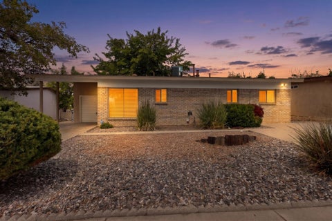 Photo of 829 Shirley Street NE, Albuquerque, NM 87123 (MLS # 1109960)