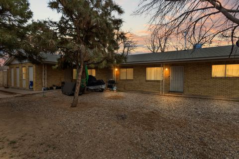 242 Tennessee Street NE Albuquerque NM 87108