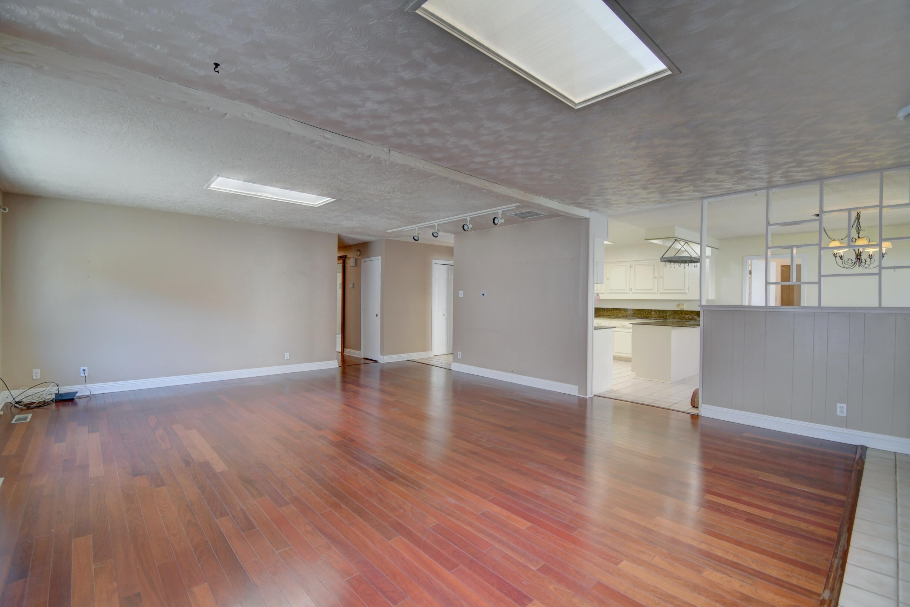 3804 Denise Court NE