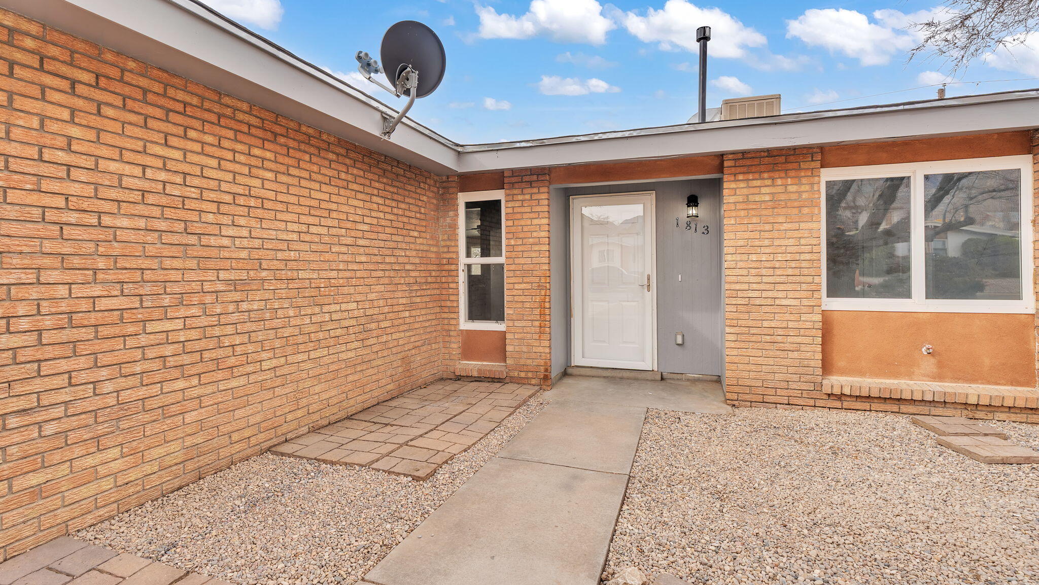 1813 Sandler Court NE