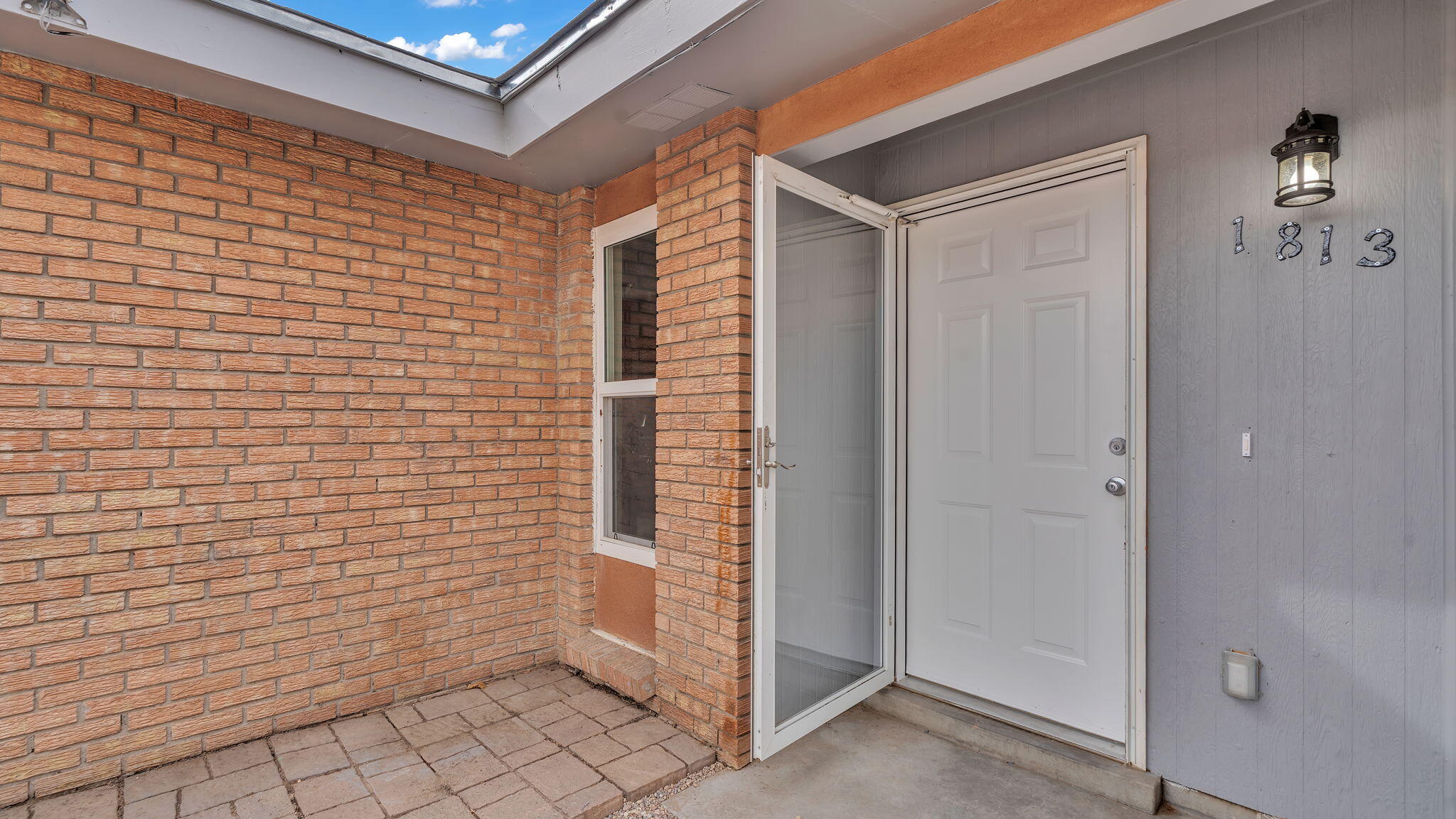 1813 Sandler Court NE