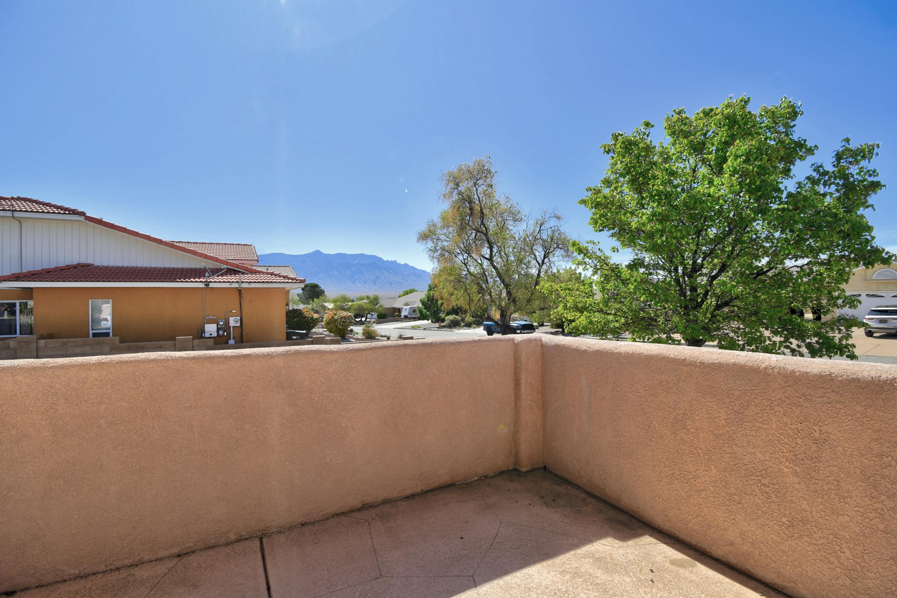2524 Manzano Loop NE