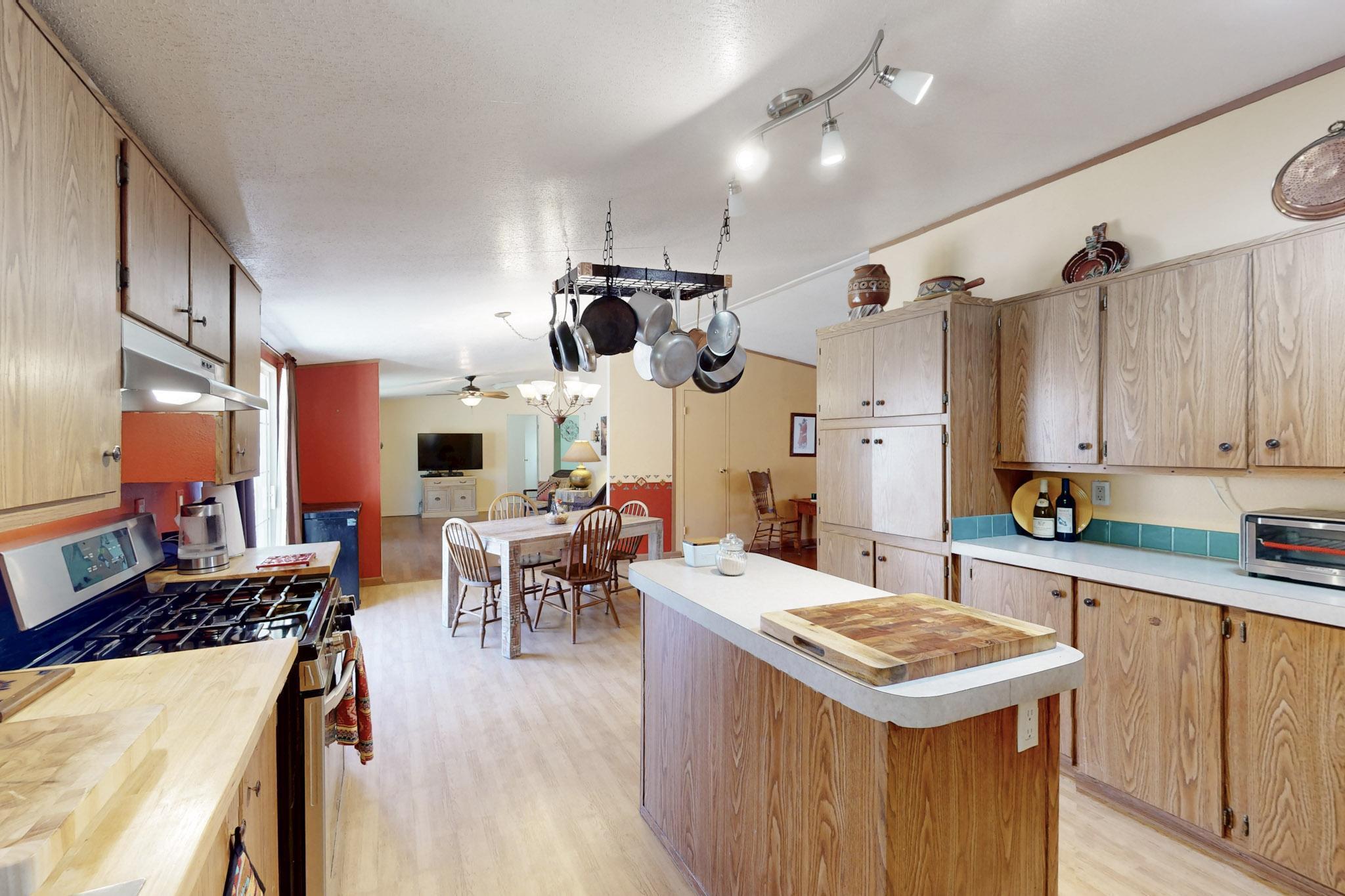 101 V Hill Road, Edgewood, New Mexico image 3