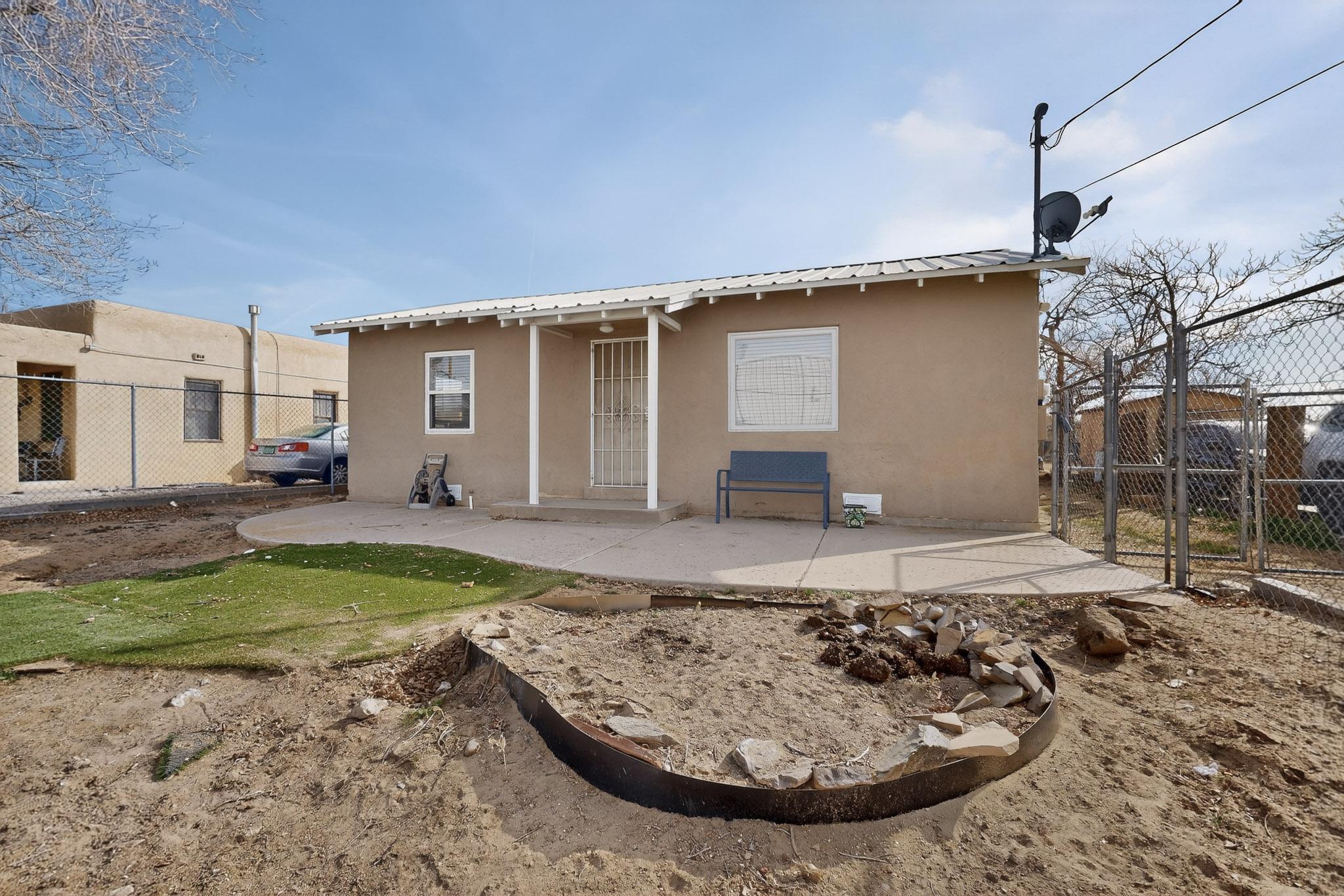 2410 Commercial Street NE