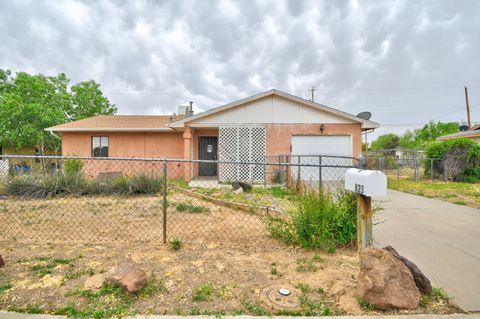 Photo of 823 La Luz Drive, Belen, NM 87002 (MLS # 1101683)