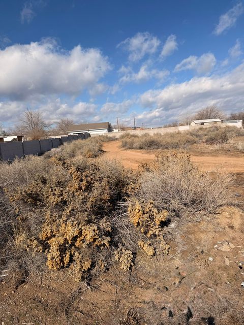 2513 Amalia Road SW Albuquerque NM 87105