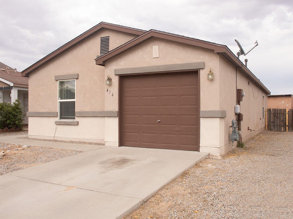 476 Desert Bluff Drive SW
