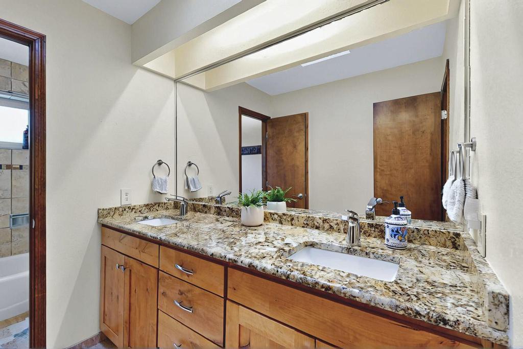 536 Black Bear Road, Albuquerque, New Mexico image 48
