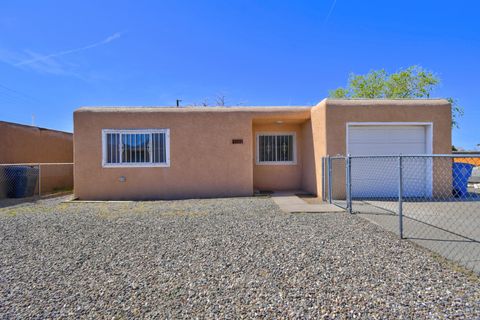 Homes For Sale - 4505 Norma Drive<br/> Albuquerque, NM 87109