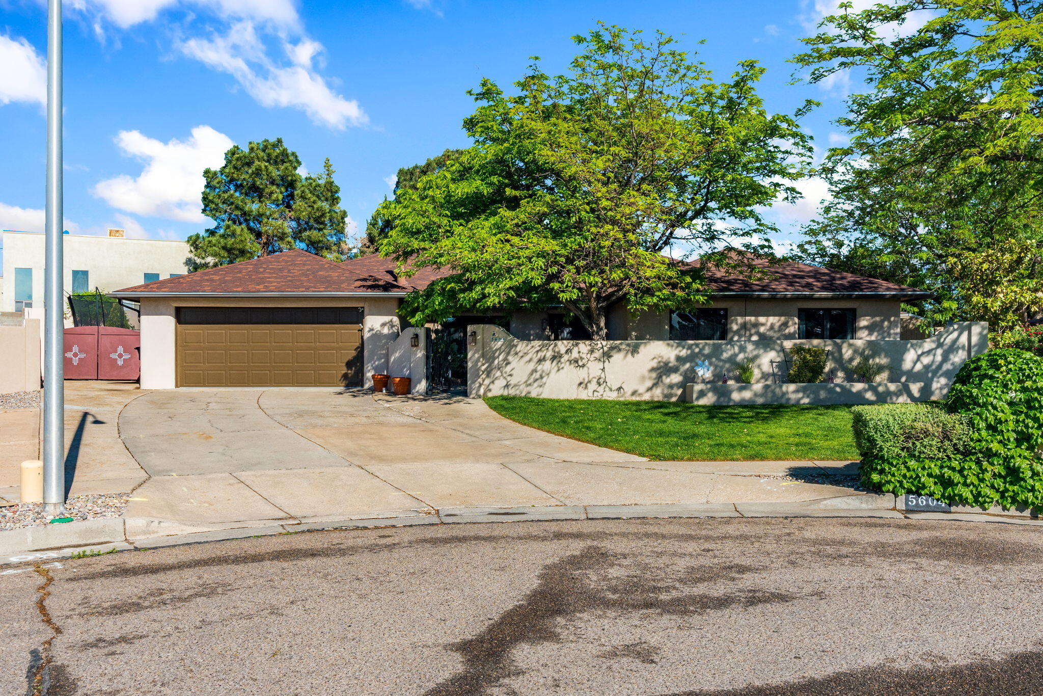 5604 Planeta Court NE