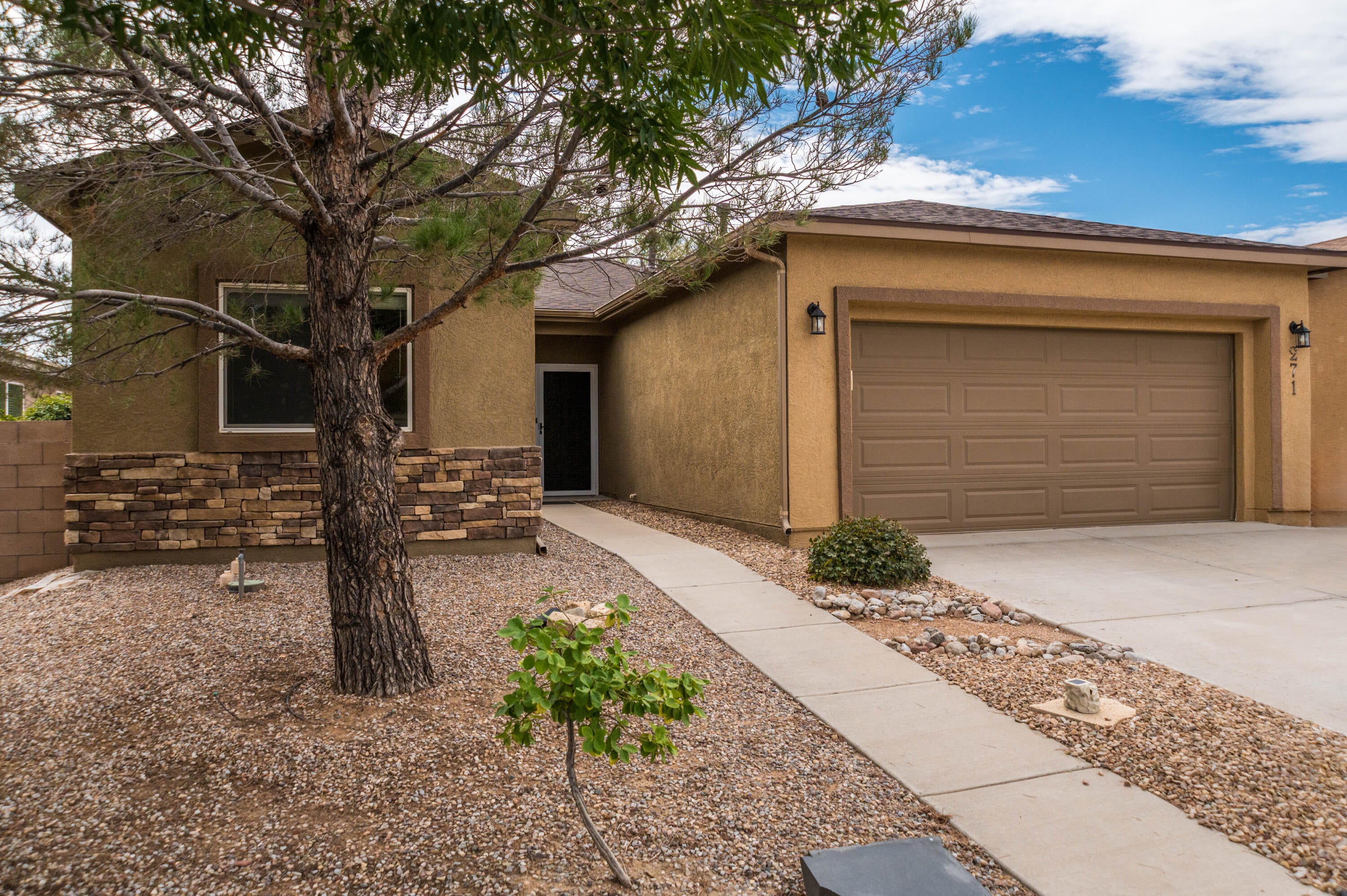 271 Zuni River Circle SW