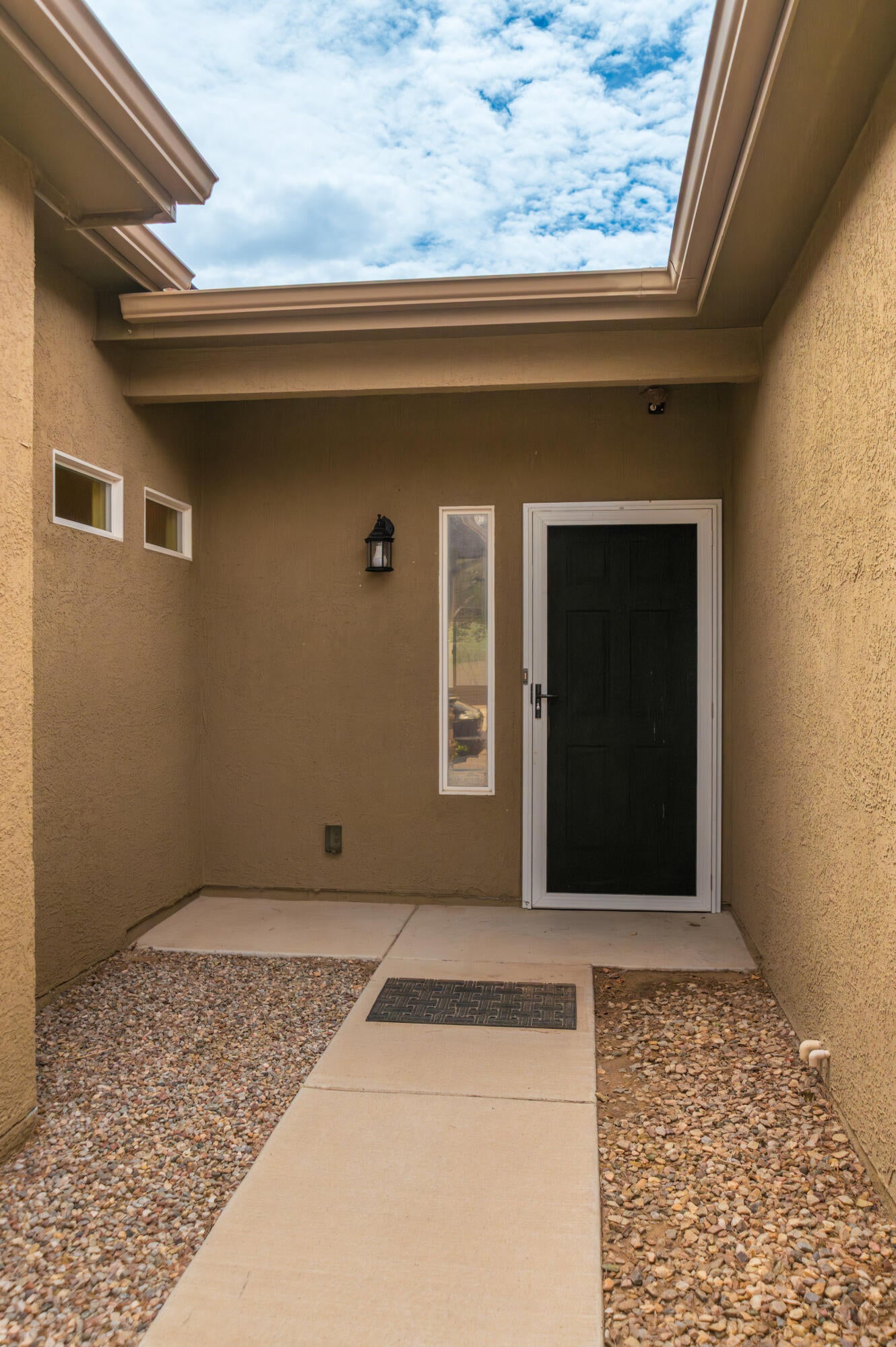 271 Zuni River Circle SW